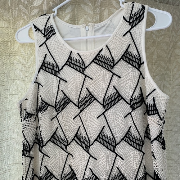 🆕 Black and White Crochet Dress - Picture 2 of 4